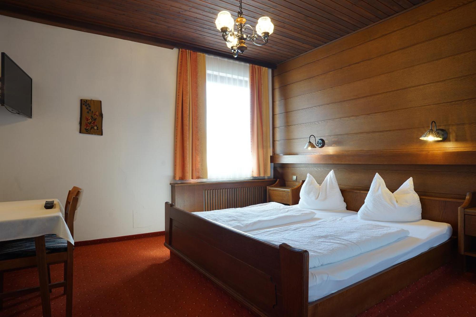 Gasthof-Fleischerei Engl Kotschach-Mauthen Exteriör bild