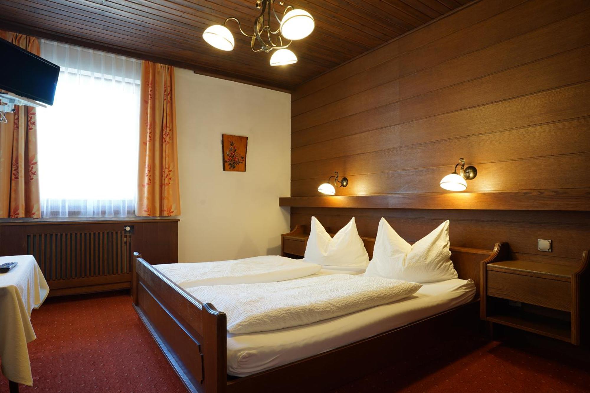 Gasthof-Fleischerei Engl Kotschach-Mauthen Exteriör bild